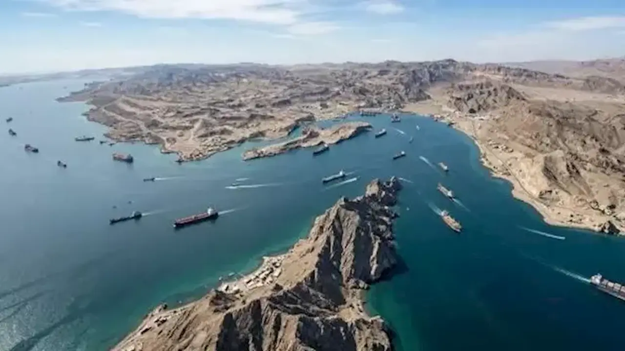 تراجع أسعار النفط العالمية بنسبة 11% عقب أنباء تهدئة التوترات في مضيق هرمز